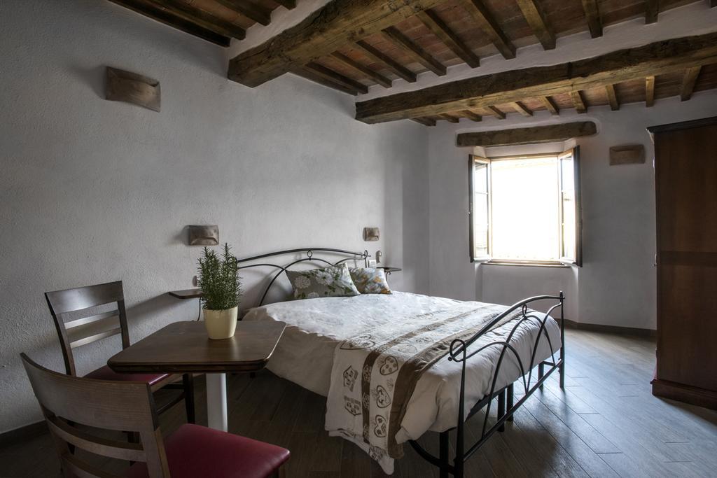 مبيت وإفطار Antico Borgo Seggiano الغرفة الصورة